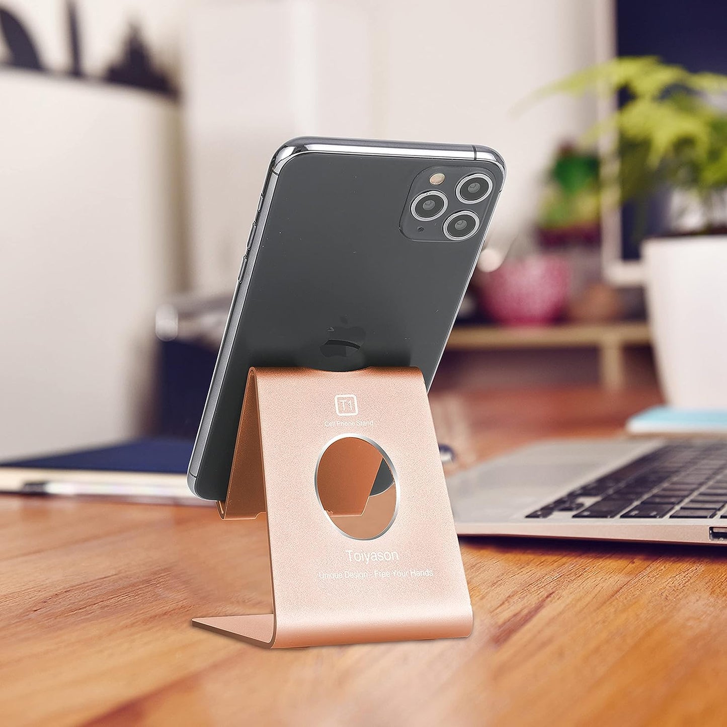 The Phone-Pampering Throne: A Rose Gold Royal Cradle for Your Pocket-Sized Palace!